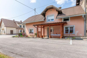 Mržek House with Sauna - Happy Rentals
